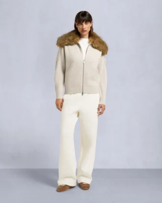 corina sweater mit durchgehendem reissverschluss 1 2 330x412 - Corina Sweater mit durchgehendem Rei&szlig;verschluss