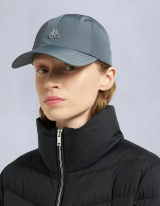 kappe mit halbmond logo 1 330x424 - Kappe mit Halbmond-Logo